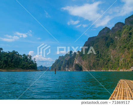 Clear Chao Lan Lake (Khao Sok National Park, Surat Thani Province, Kingdom of Thailand) 71869517