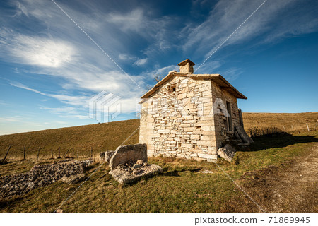 Small Stone Farmhouse on Lessinia Plateau in Autumn - Veneto Italy Small Stone Farmhouse on Lessinia Plateau in Autumn - Veneto Italy 71869945