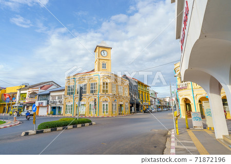 Phuket old town with Building Sino Portuguese architecture at Phuket Old Town area Phuket, Thailand. Phuket old town with Building Sino Portuguese architecture at Phuket Old Town area Phuket, Thailand. 71872196
