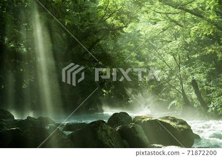 菊池谷的清晨光束 71872200