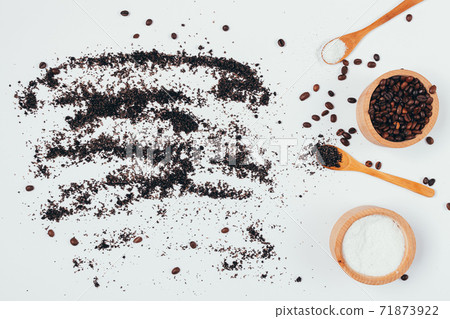 Homemade scrub with ground coffee beans 71873922