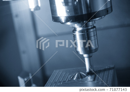The CNC milling machine rough cutting . The CNC milling machine rough cutting . 71877143