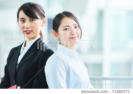 Young business woman Young business woman 71880571