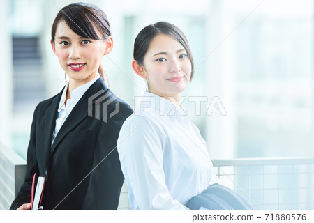 Young business woman Young business woman 71880576