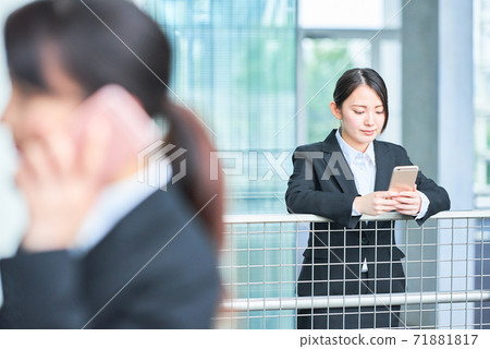Young business woman Young business woman 71881817