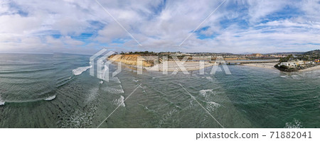 Aerial view of Del Mar North Beach, California coastal cliffs and House with Pacific ocean Aerial view of Del Mar North Beach, California coastal cliffs and House with Pacific ocean 71882041