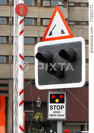 Bridge sign lights 71882272