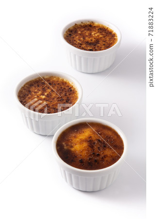 Homemade creme brulee in bowl Homemade creme brulee in bowl 71883224