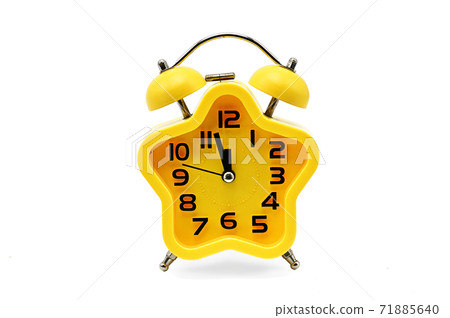 An asterisk Christmas clock showing residual time until midnight on a white background.Yellow.Twelve o'clock An asterisk Christmas clock showing residual time until midnight on a white background.Yellow.Twelve o'clock 71885640