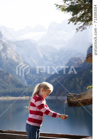 beautiful mountain lake 71886884