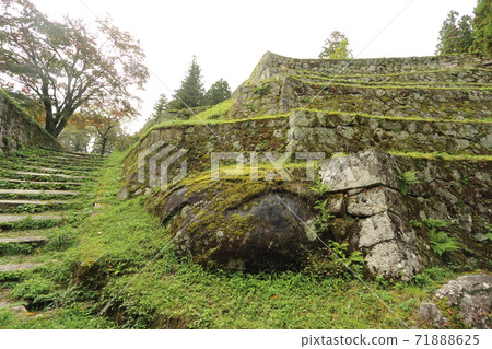 岩村城遺址的六層牆,是日本100座著名城堡之一 岩村城遺址的六層牆,是日本100座著名城堡之一 71888625
