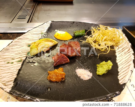 豪華肉類菜餚 豪華肉類菜餚 71888628