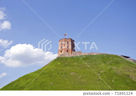 Tower of Gediminas castle, Vilnius, Lithuania 71891124