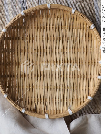圓形棕色竹籃 71894274