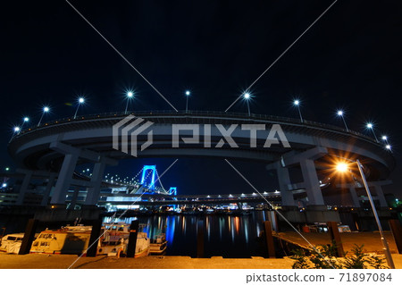 彩虹橋和環橋 彩虹橋和環橋 71897084