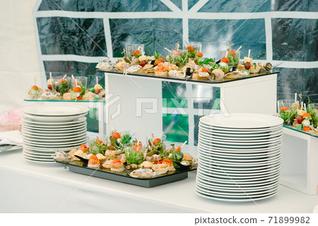 catering eat food wedding 71899982