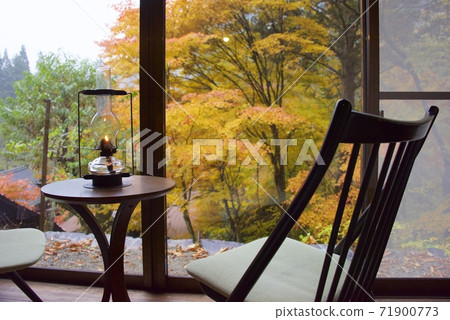 Image of oil lantern and autumn leaves (Watari Onsen) 71900773