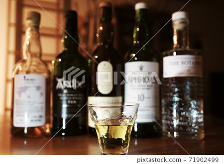 whisky 71902499