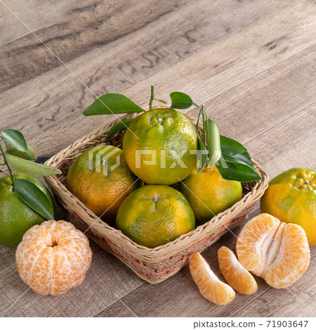 Mandarin orange agriculture wood board mandarin Tangerine wooden background mandarin orange みかん 71903647