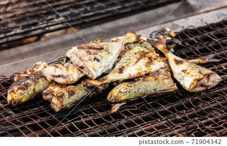 ready-made sea fish on grill ready-made sea fish on grill 71904342