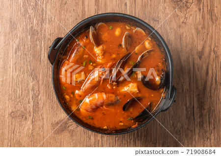 Italian seafood soup, Cioppino 71908684