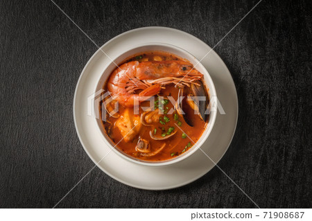 Italian seafood soup, Cioppino 71908687