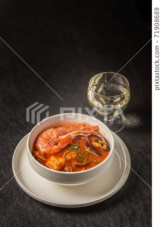 Italian seafood soup, Cioppino 71908689