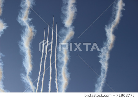 Blue Impulse formation soars Blue Impulse formation soars 71908775