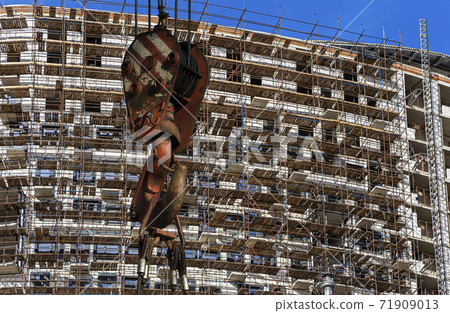 multi-storey building under construction (new residential complex) , Moscow, Russia multi-storey building under construction (new residential complex) , Moscow, Russia 71909013