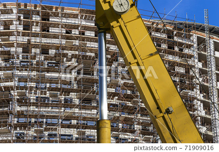 multi-storey building under construction (new residential complex) , Moscow, Russia   71909016