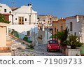 Italian country - old lifestyle in a alleys 71909733