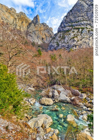 Veral River, Anso Valley, Valles Occidentales Natural Park, Spain Veral River, Anso Valley, Valles Occidentales Natural Park, Spain 71910939