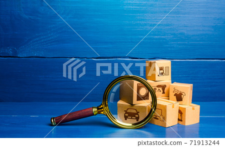 Cardboard boxes and magnifying glass. Monitoring and verification of goods, import certification. Quality control. Consumer market research. Customs clearance. Antimonopoly. Inventory. Cargo tracking 71913244