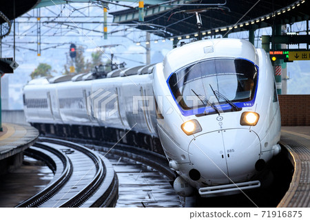 JR九州885系特快列車(二次車廂) JR九州885系特快列車(二次車廂) 71916875