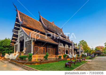 Old wooden Temple of Wat Lok Molee, Chiang mai, Thailand Old wooden Temple of Wat Lok Molee, Chiang mai, Thailand 71916936