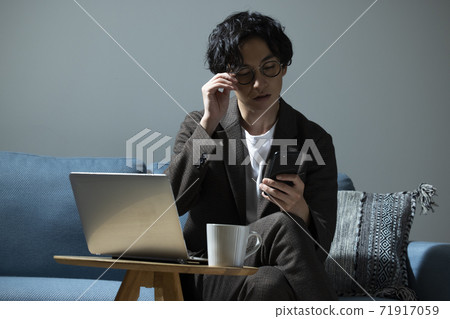 看計算機的一個人 71917059