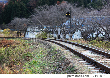 Curved local railway track (Yamagata Railway) 71918139