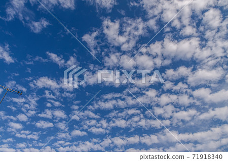秋日的天空與羊雲[高雲] 71918340