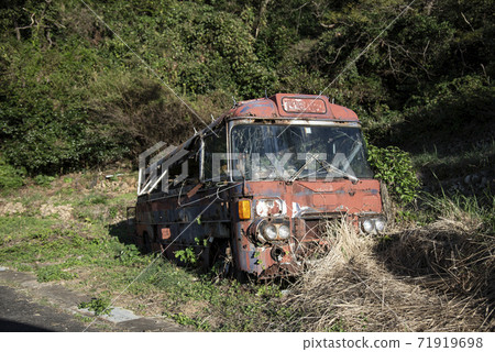 Decayed bus, ruins, rusty collapse, end of the century, broken bus, scrap iron, dumped Decayed bus, ruins, rusty collapse, end of the century, broken bus, scrap iron, dumped 71919698