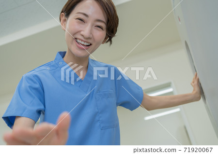 女生 女孩 女性 71920067