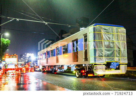 New model 6500 type of Toei Mita Line that slowly runs through the construction section 71924713