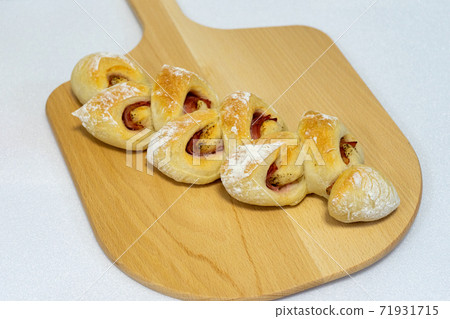 Handmade bread bacon epi 71931715