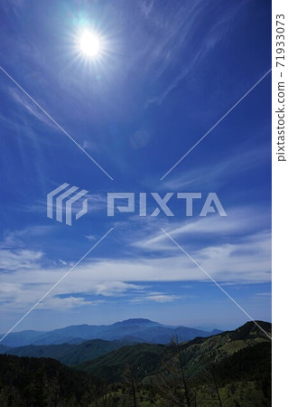 江戶山與安平路山路上的陽光 71933073