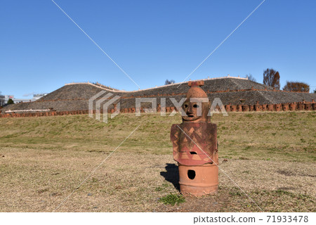 Hodota Tombs and Haniwa 71933478