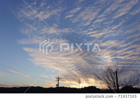 Sky at dusk Sky at dusk 71937103