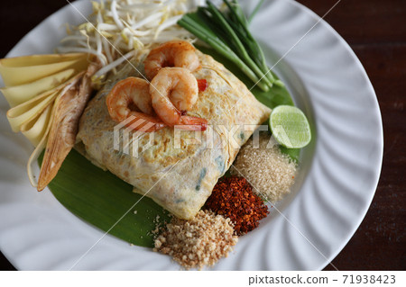Local Thai food pad thai fried noodle with shrimp 71938423