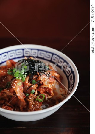 pork with kimchi on rice japanese food 71938454