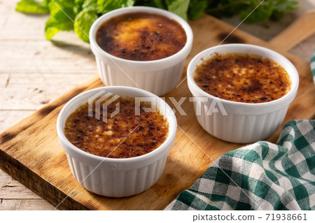 Homemade creme brulee in bowl 71938661
