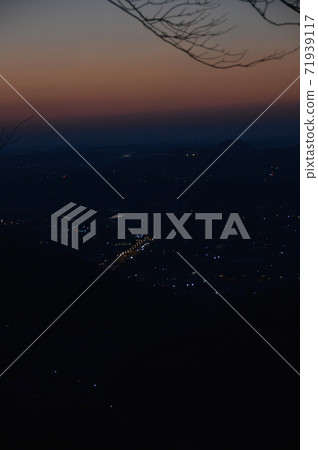 Dusk / Dawn (Kanetsukidosan / Yorii Town / Fukaya City, Saitama Prefecture) Dusk / Dawn (Kanetsukidosan / Yorii Town / Fukaya City, Saitama Prefecture) 71939117