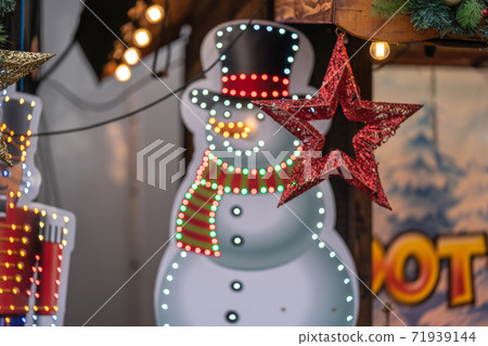 Christmas decorations in london.Christmas ornaments and lights Christmas decorations in london.Christmas ornaments and lights 71939144